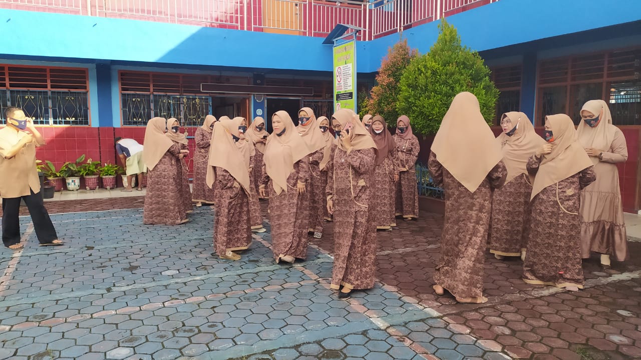 Memperingati Hari Guru