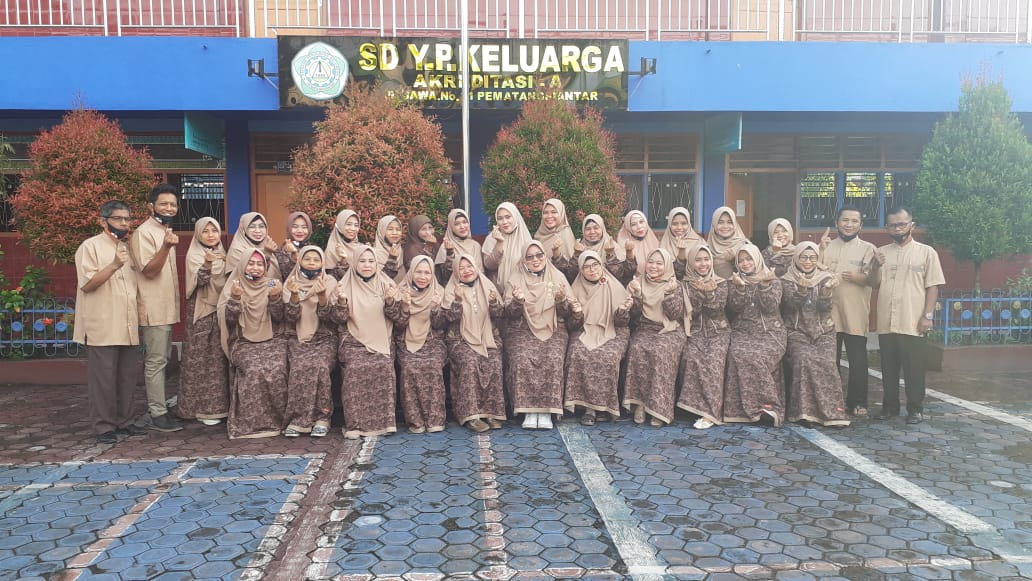 Memperingati Hari Guru