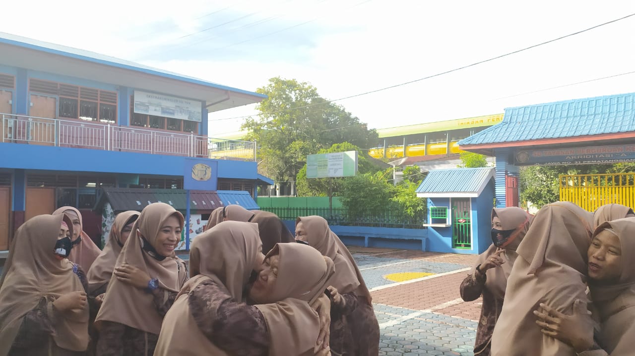 Memperingati Hari Guru