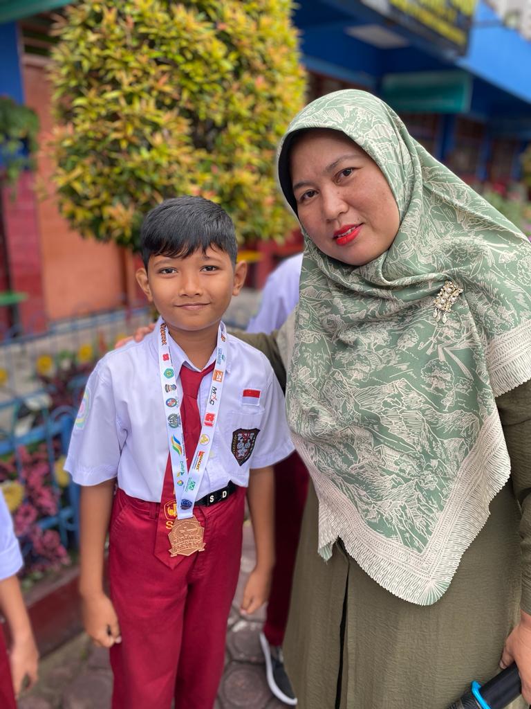 Foto 9 Penyerahan Medali Lomba Memanah