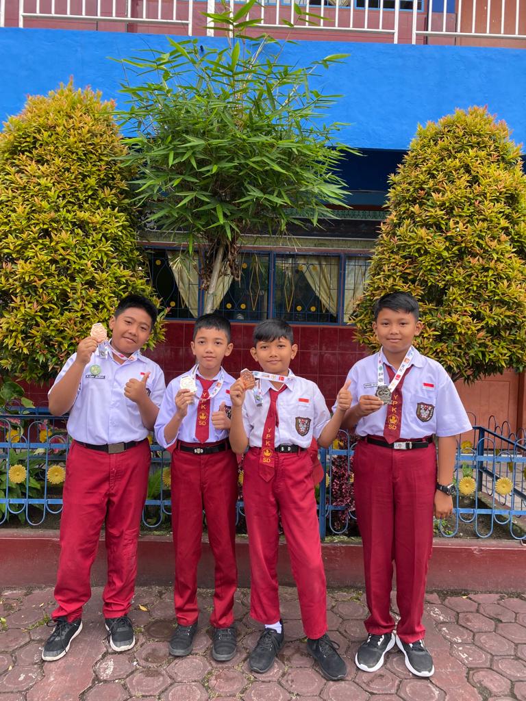 Foto 12 Penyerahan Medali Lomba Memanah